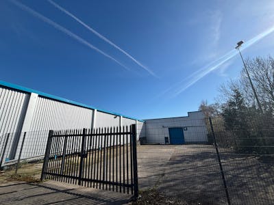 Unit E, Pantglas Industrial Estate, Caerphilly, Industrial To Let - IMG_7062.jpeg