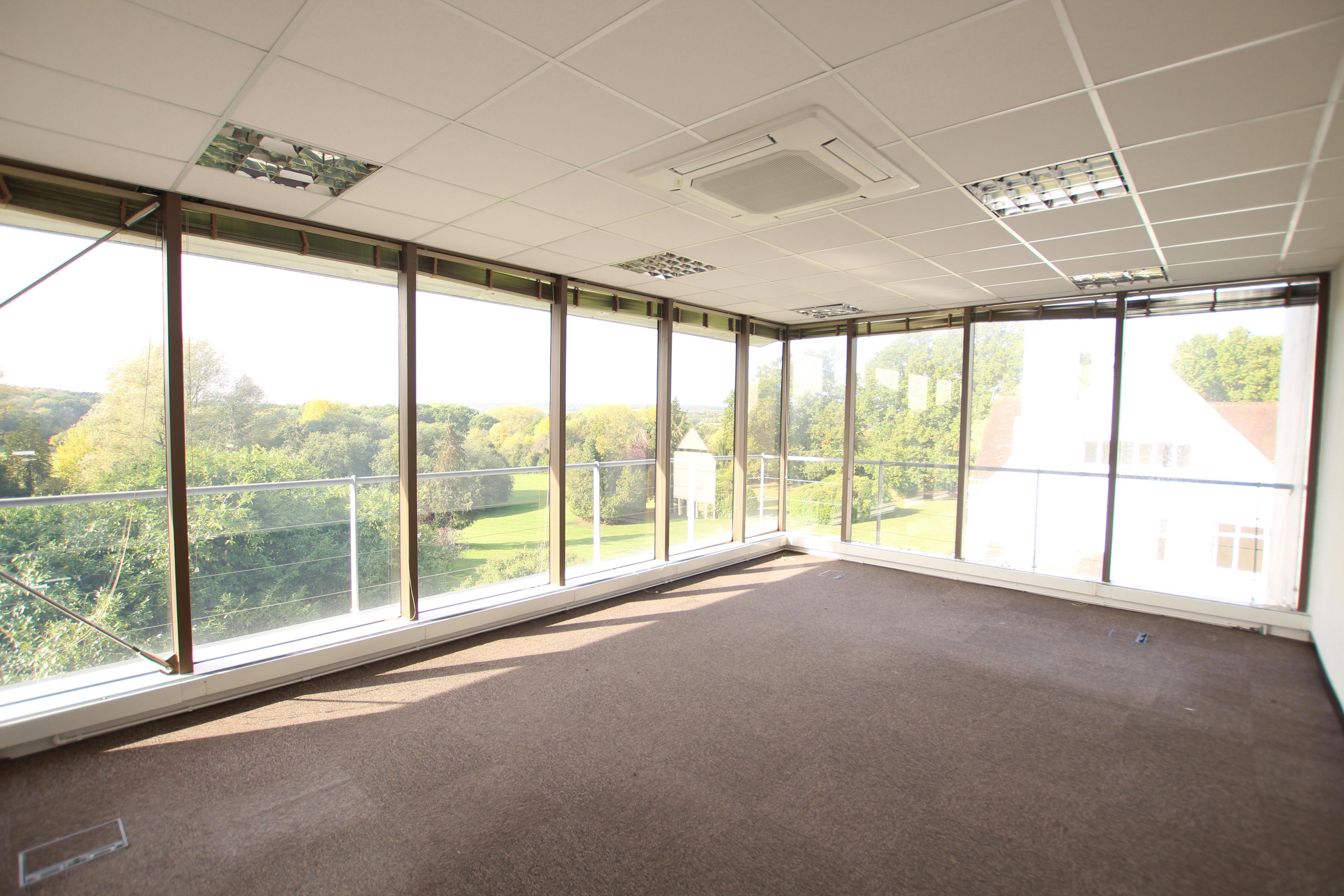 Bentley Hall, Alton, Offices To Let - IMG_4310.JPG