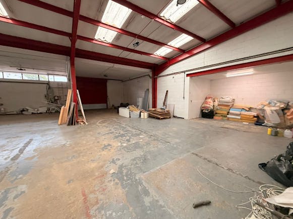 11 Totman Crescent, Rayleigh, Industrial / Office To Let - IMG20251031WA0015.jpg