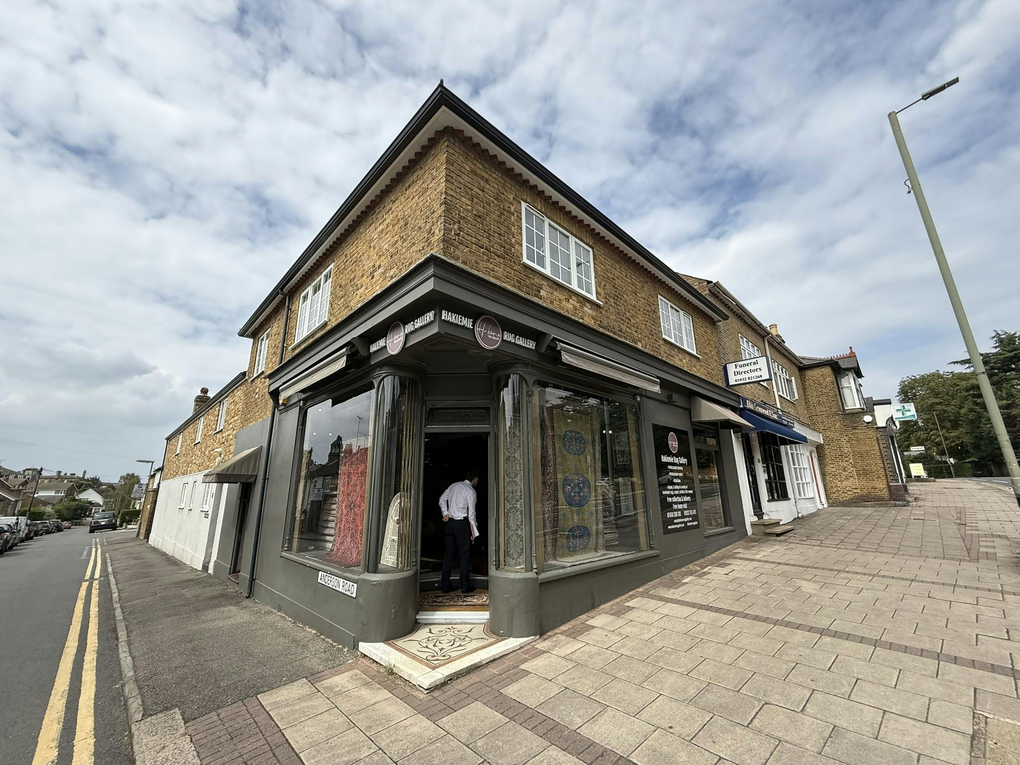 130 Oatlands Drive, Weybridge, Retail For Sale - IMG_3443.JPEG