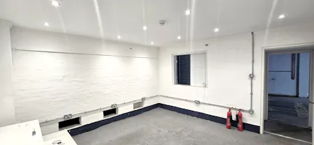 Unit 1 & Unit 2, Lyndean Industrial Estate, London, Industrial To Let - 20260408_154247 - Edited.jpg