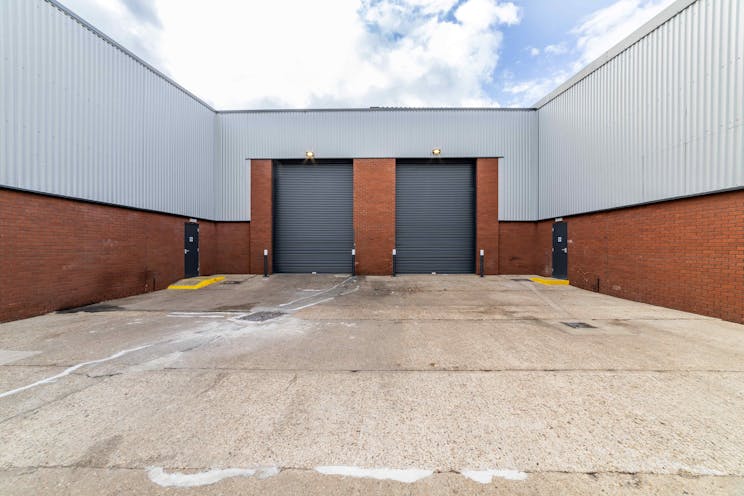 Unit 1 Heron Industrial Estate, Reading, Industrial / Warehouse To Let - Heron Industrial Estate - Reading-115.jpg