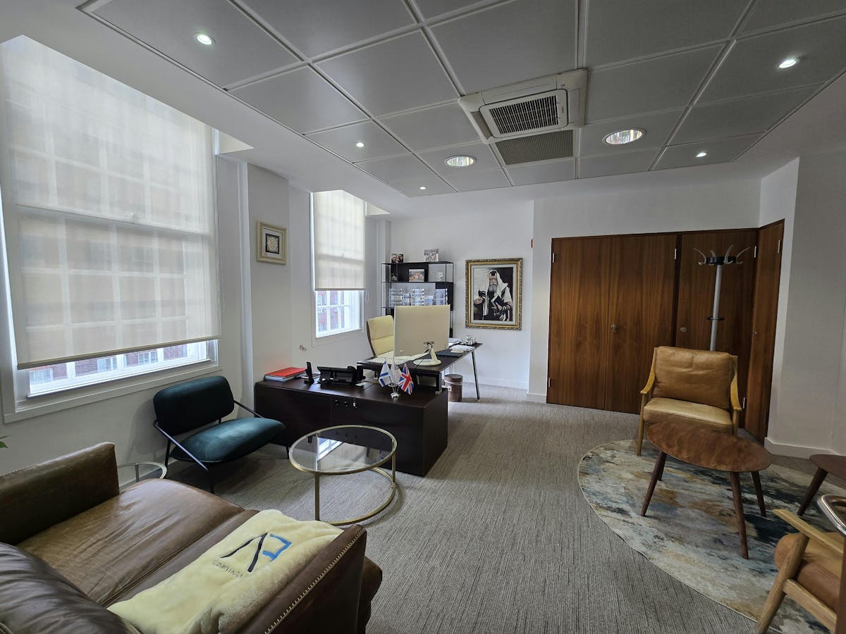 F0fafdbf059226cd7562511290dd1a9b 2