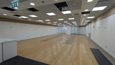 Unit 92, Eden Shopping Centre, High Wycombe, Class E Retail / Leisure / Retail / Retail - In Town / Shopping Centre To Let - Ground flr (2).jpg