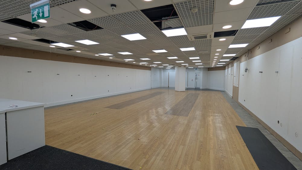 Unit 92, Eden Shopping Centre, High Wycombe, Class E Retail / Leisure / Retail / Retail - In Town / Shopping Centre To Let - Ground flr (2).jpg
