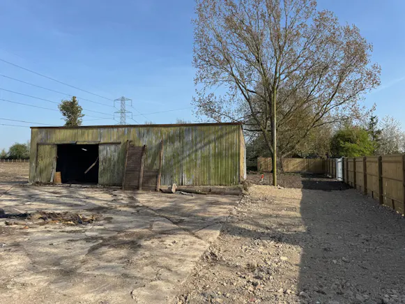 Open Storage Site Terrick, Aylesbury, Land For Sale - 20260416_121853395_iOS.jpg