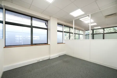 Unit 9, Borehamwood, Office To Let / For Sale - p11.jpg