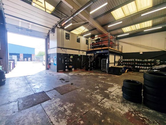 D4 Grafton Way, West Ham Industrial Estate, Basingstoke, Industrial / Industrial To Let - 20250606_103734.jpg
