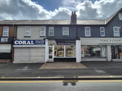 210 Manchester Road, Altrincham, Leisure / Retail To Let - 20260630_101549.jpg