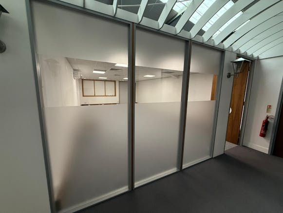 Woodland Place, Wickford, Office To Let - IMG20251119WA0051.jpg