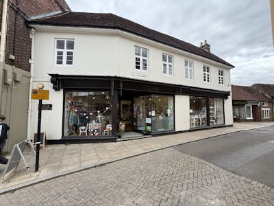 19 The Square, Petersfield, Retail To Let - Photo 21082025 14 13 01.jpg