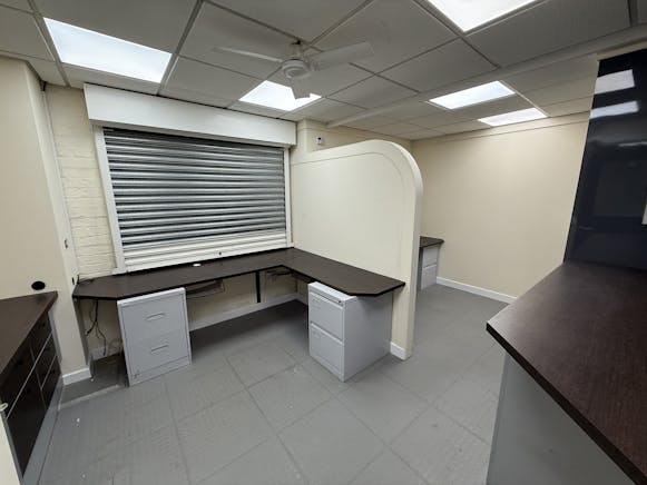 Unit 3, Droitwich Enterprise Hub, Droitwich Spa, Industrial To Let - 20251223_122644890_iOS (1).jpg