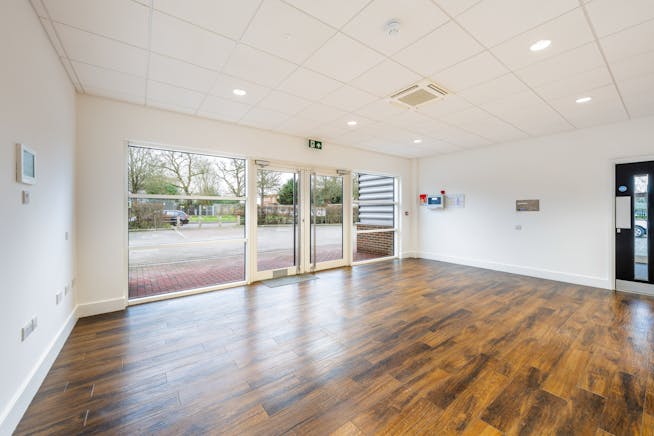 Unit 1, J4, Doman Road, Camberley, Warehouse & Industrial To Let - DSC05339.jpg