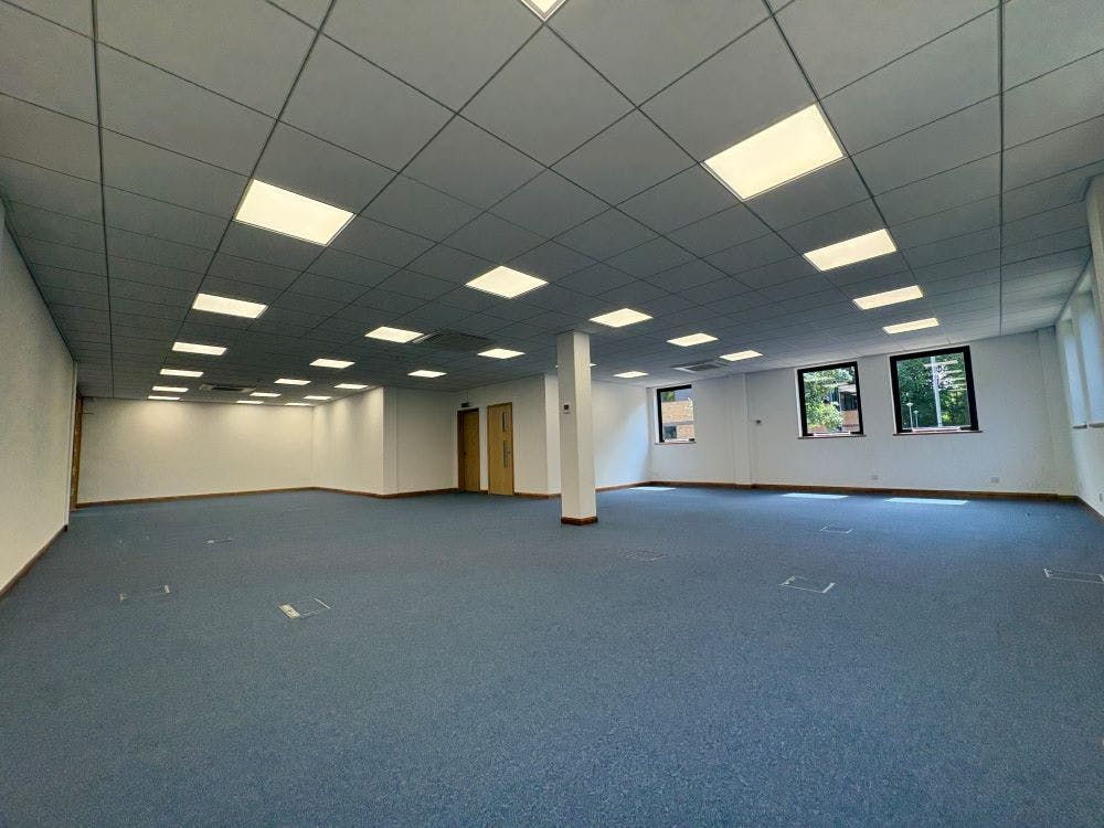 Unit 11-12 Somerville Court, Banbury, Office To Let / For Sale - image00095.jpg