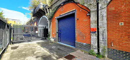 Arch 7, Gales Gardens, Bethnal Green, London, Industrial To Let - 20260917_123233 - Edited.jpg