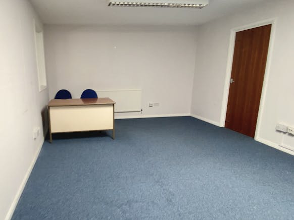 Unit 4, Thames Industrial Estate, Dunstable, Industrial / Office / Retail For Sale - Screenshot 20250819 at 123700.jpeg