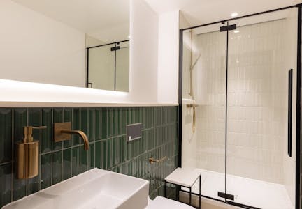 7 Savoy Court, London, Office To Let - WC.jpg