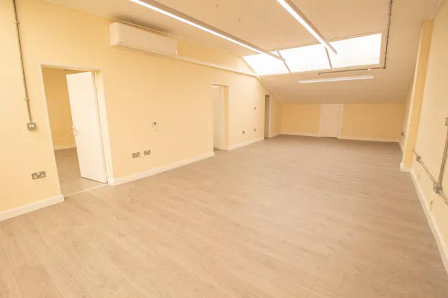 Unit 2 Kildare Close, Middlesex, Industrial / Warehouse To Let - 4.jpg