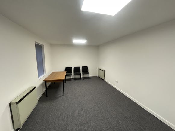 Suite 5, Robert House, Chinnor, Office To Let - IMG_3068 2.JPG