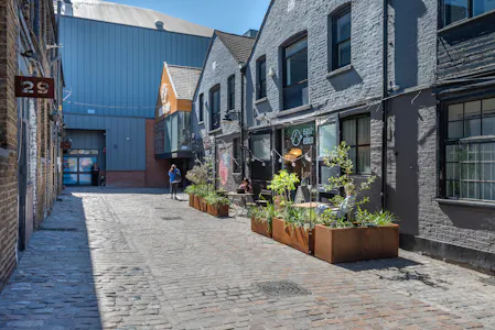 Hatherley Mews, London, Retail To Let - 14-Hatherley_Mews.jpg