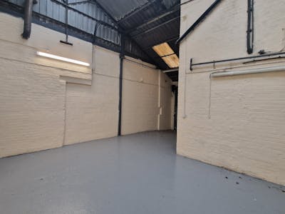 Unit 4, Stockport, Industrial/Logistics To Let - 20240523_100235.jpg