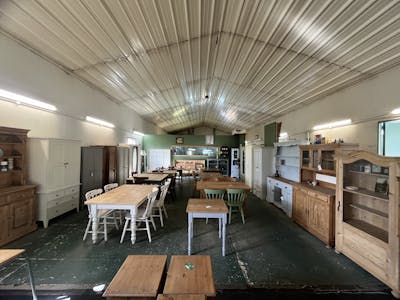 The Black Barn, Old Mill Barns, Leighton Buzzard, Office / Warehouse To Let - 20250328_134752091_iOS.jpg