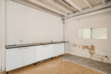 7 Rutland Studios, White City, Industrial To Let - 138153146915a9932ff4d.jpg