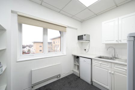 2 Penta Court, Borehamwood, Office To Let - 679121d27c9dc1238026 4.jpg