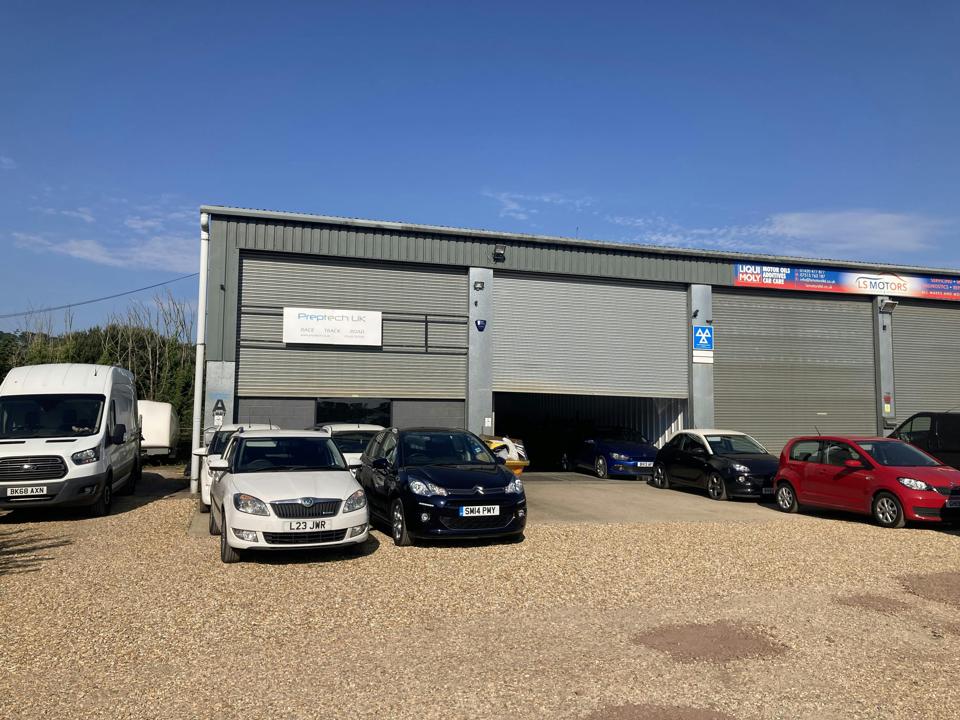 Unit A Hartley Wood Farm, Bordon, Motortrade / Industrial / Warehouse To Let - IMG_0889.jpg