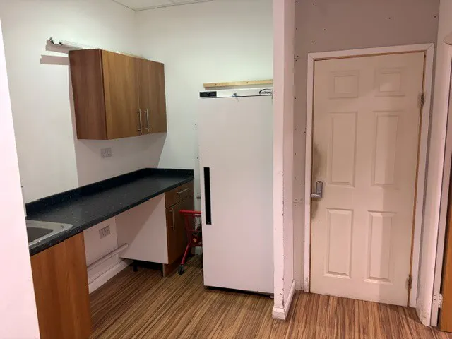 8 Westview, Bracknell, Offices / Retail To Let - 8 WV internal 1.jpg