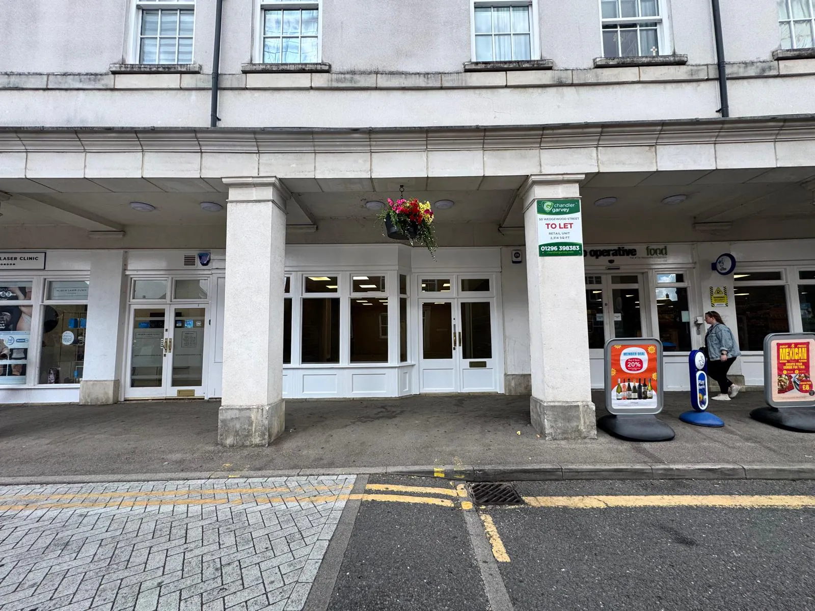 50 Wedgewood Street, Aylesbury, Retail To Let - 20260805_113440000_iOS.jpg