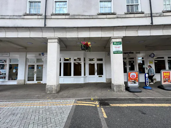 50 Wedgewood Street, Aylesbury, Retail To Let - 20260805_113440000_iOS.jpg
