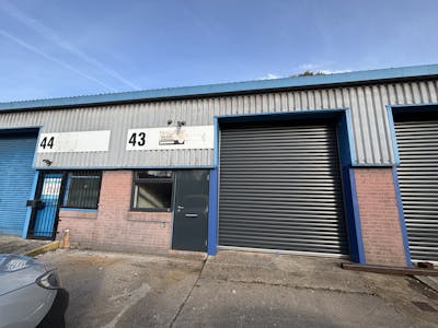Unit 43, Albion Industrial Estate, Pontypridd, Industrial To Let - IMG_4862 1.jpg