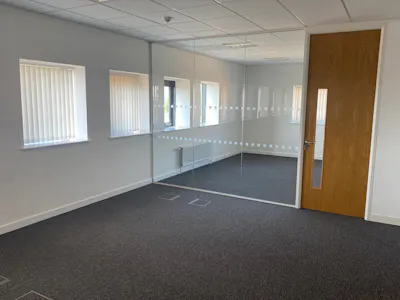Llewellyn House, Port Talbot, Office To Let - New Internal 5.jpg
