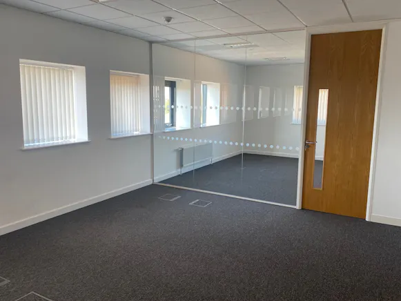 Llewellyn House, Port Talbot, Offices To Let - New Internal 5.jpg