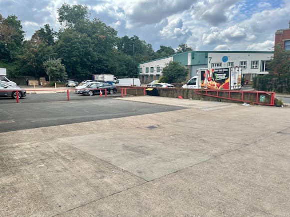 Unit 4 Fleming Way Trading Estate, Isleworth To Let - 4 Fleming  Yard.jpg