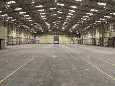 Hangar 1, Westcott Venture Park, Aylesbury, Industrial To Let - 20250716_125317397_iOS.jpg