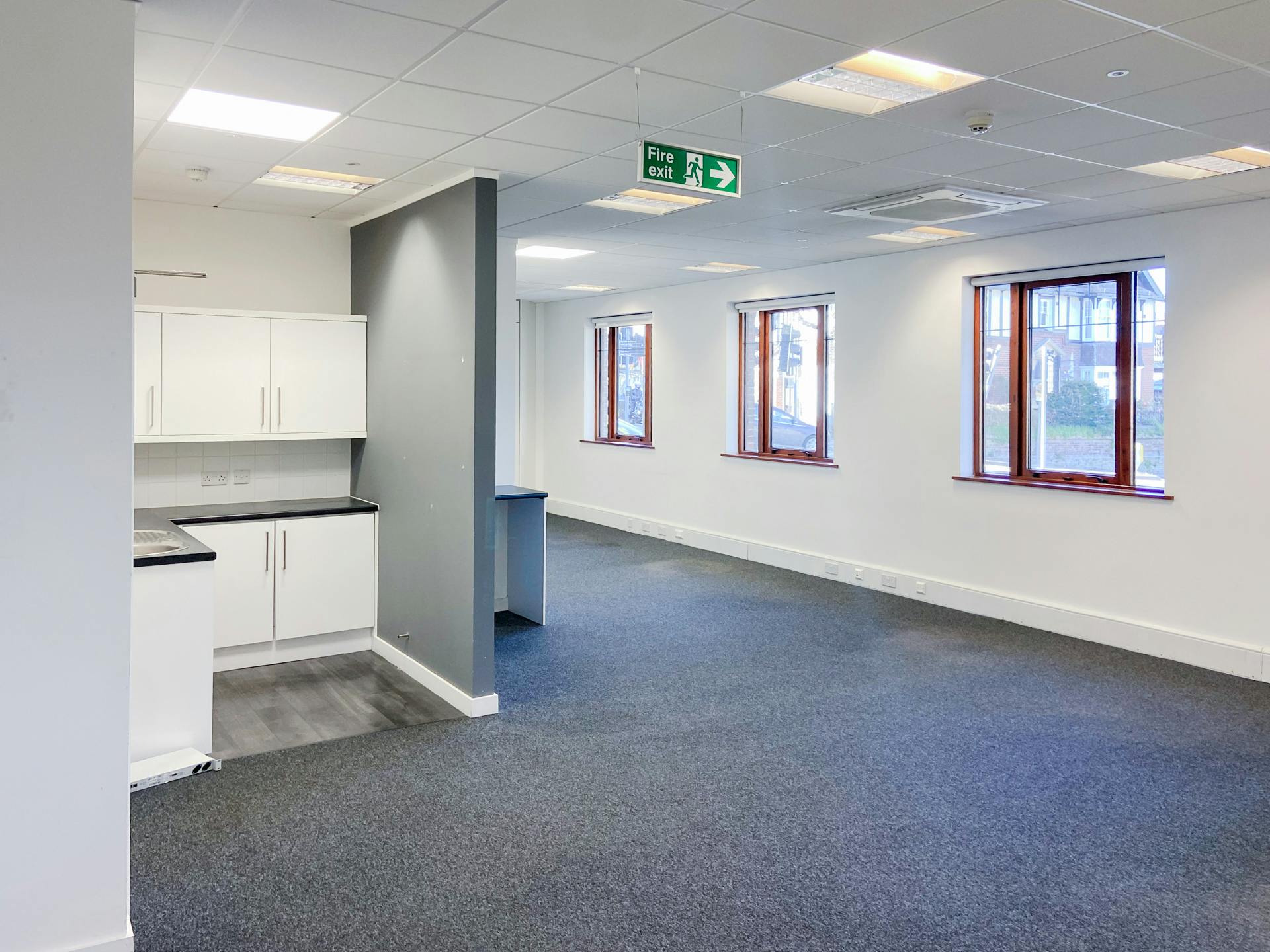 Office in Winchester - photo 2