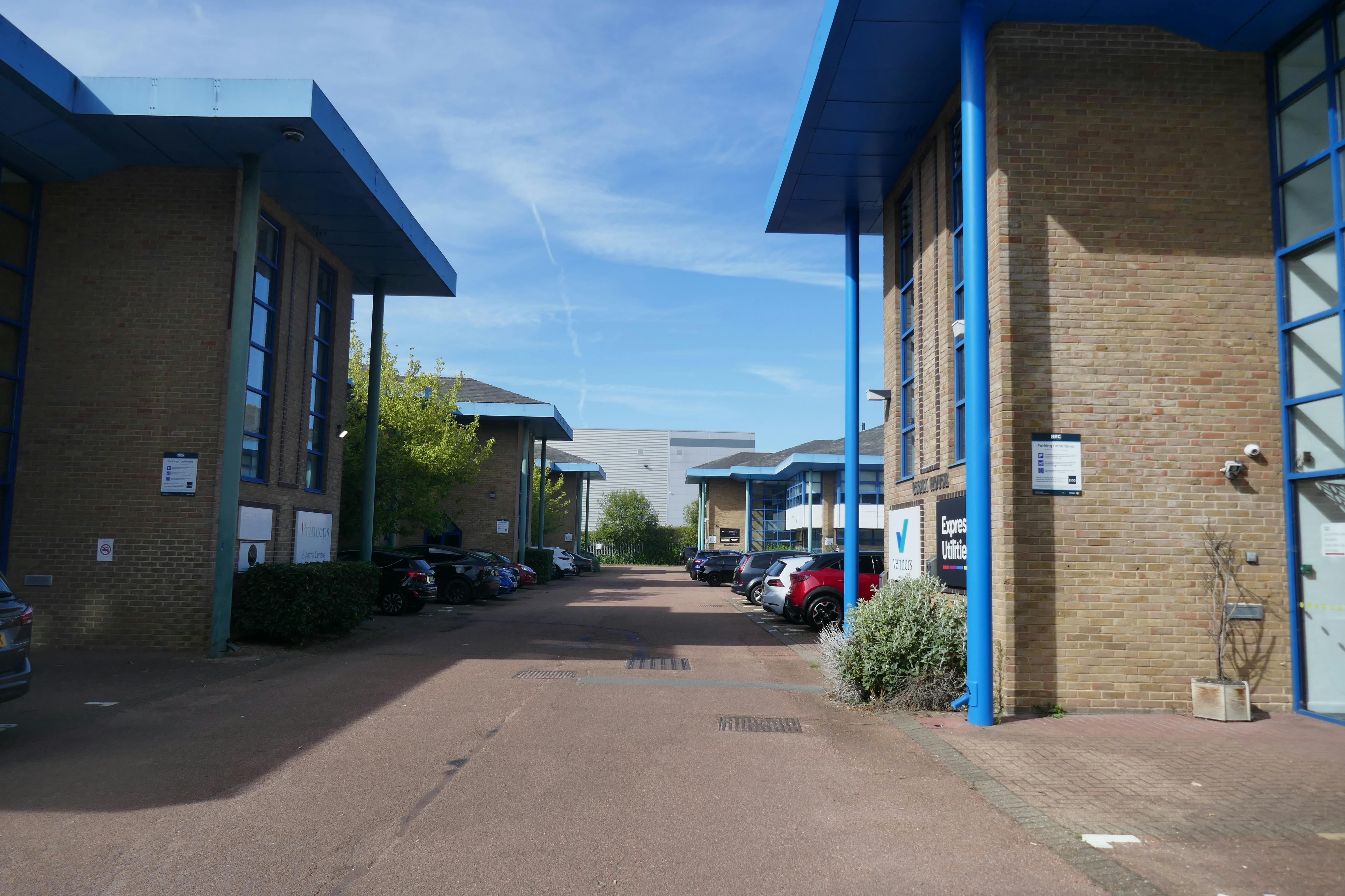 5 Astra Centre, Edinburgh Way, Harlow, Offices To Let - P1030357.JPG