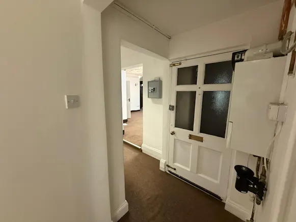 375-377 Rayleigh Road, Leigh-On-Sea, Office To Let - WhatsApp Image 2026-01-06 at 12.03.31 (1).jpeg
