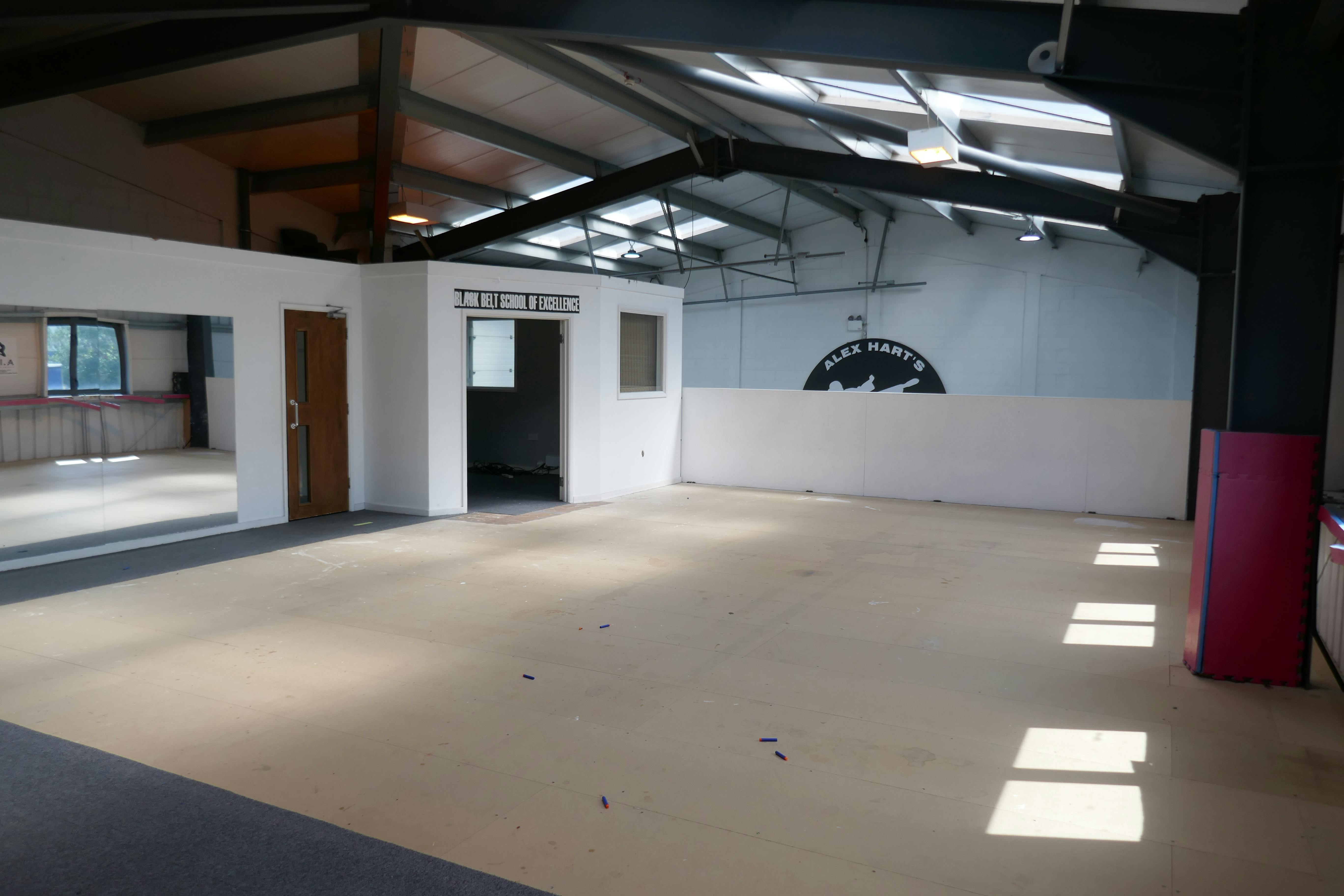 8 Orbital Business Centre, Waltham Abbey, Industrial To Let - P1050785.JPG