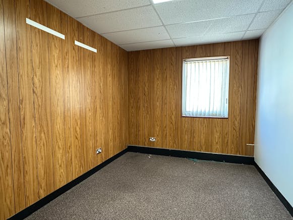 25-33 & 35-37 Hastings Street, Luton, Industrial / Office / Other For Sale - IMG_7328.JPG