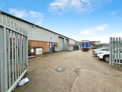 Unit 12, Sandhurst, Canvey Island, Industrial To Let - 6cee7388-WhatsApp 20Image 202026-02-02 20at 2016.58.31.jpeg