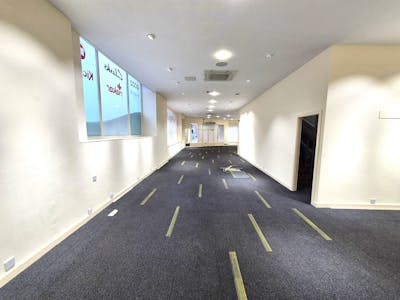 2 Warren Street, Stockport, Retail To Let - 20260331_111032.jpg