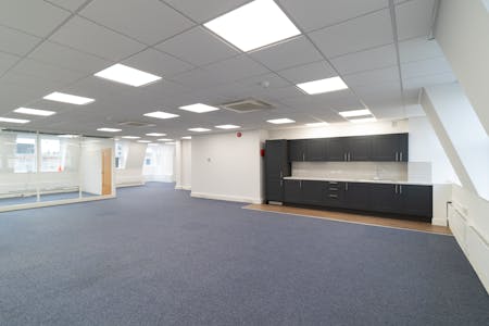 39 Queen Street, Maidenhead, Leisure / Office To Let - 39QueenSt18.jpg