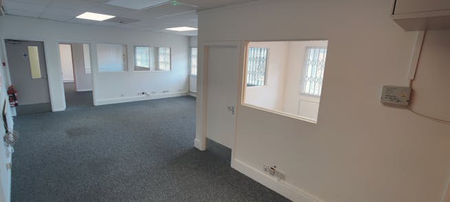 Unit 13, Gateway Trading Estate, White City, Industrial / Warehouse To Let - IMG_20260120_101955.jpg