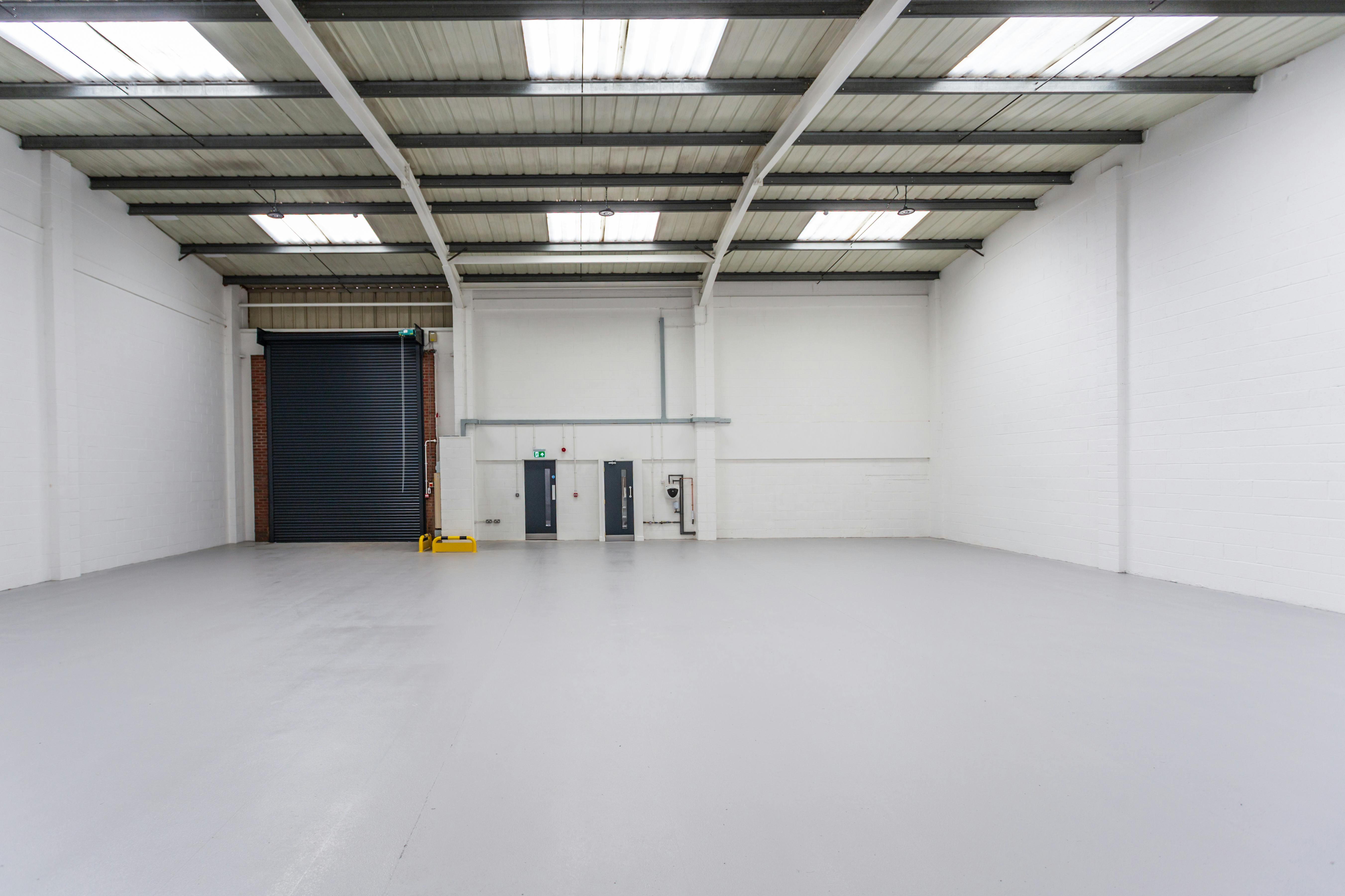 Unit 15, Stocklake Park Industrial Estate, Aylesbury, Industrial To Let - HLP_R_250414_5147.jpg