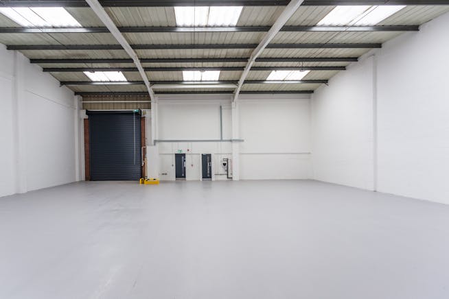 Unit 15, Stocklake Park Industrial Estate, Aylesbury, Industrial To Let - HLP_R_250414_5147.jpg