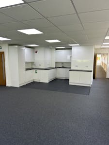 19 The Business Centre, Wokingham, Industrial/Logistics / Industrial / Warehouse To Let - IMG_0509 Small.jpg