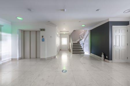76 Crown Road, St Margaret's, Twickenham, Office To Let / For Sale - DSC01203HDREdit.jpg